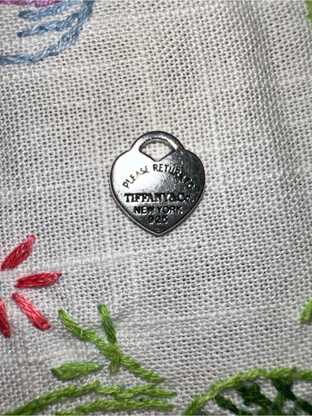 Tiffany & Co. Return to Tiffany Heart Tag Charm. Silver Heart Charm - Picture 3 of 7